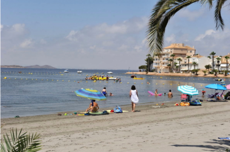 ! Murcia Today - Reserving Beach Space Banned In San