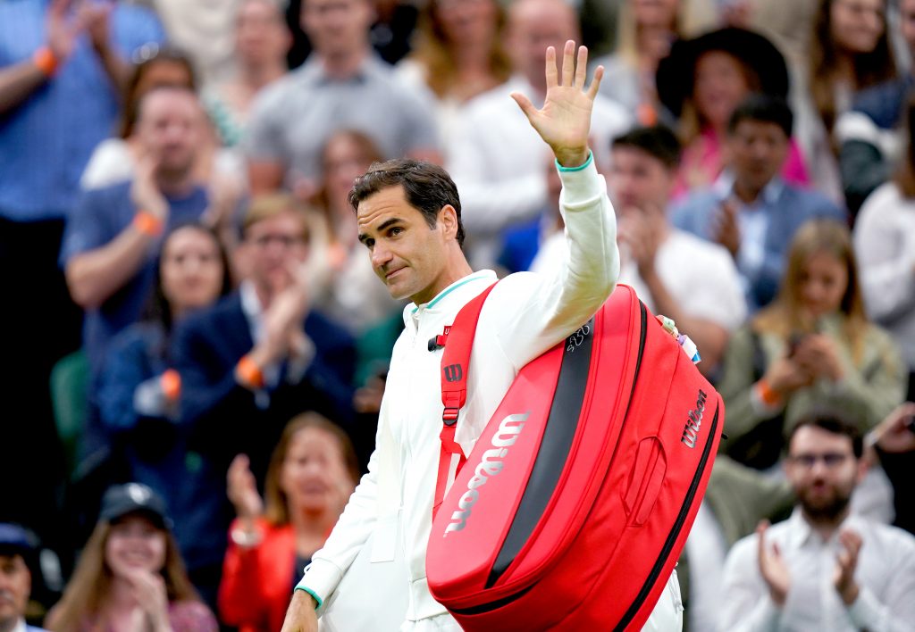 Roger Federer waving